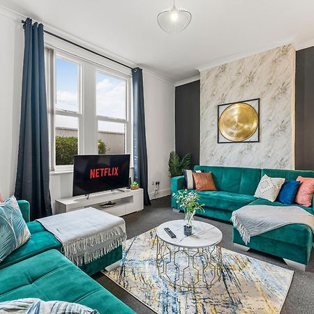 20 Percent Off! Stylish Sheffield Abode Sleeps 12公寓 外观 照片