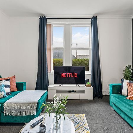 20 Percent Off! Stylish Sheffield Abode Sleeps 12公寓 外观 照片