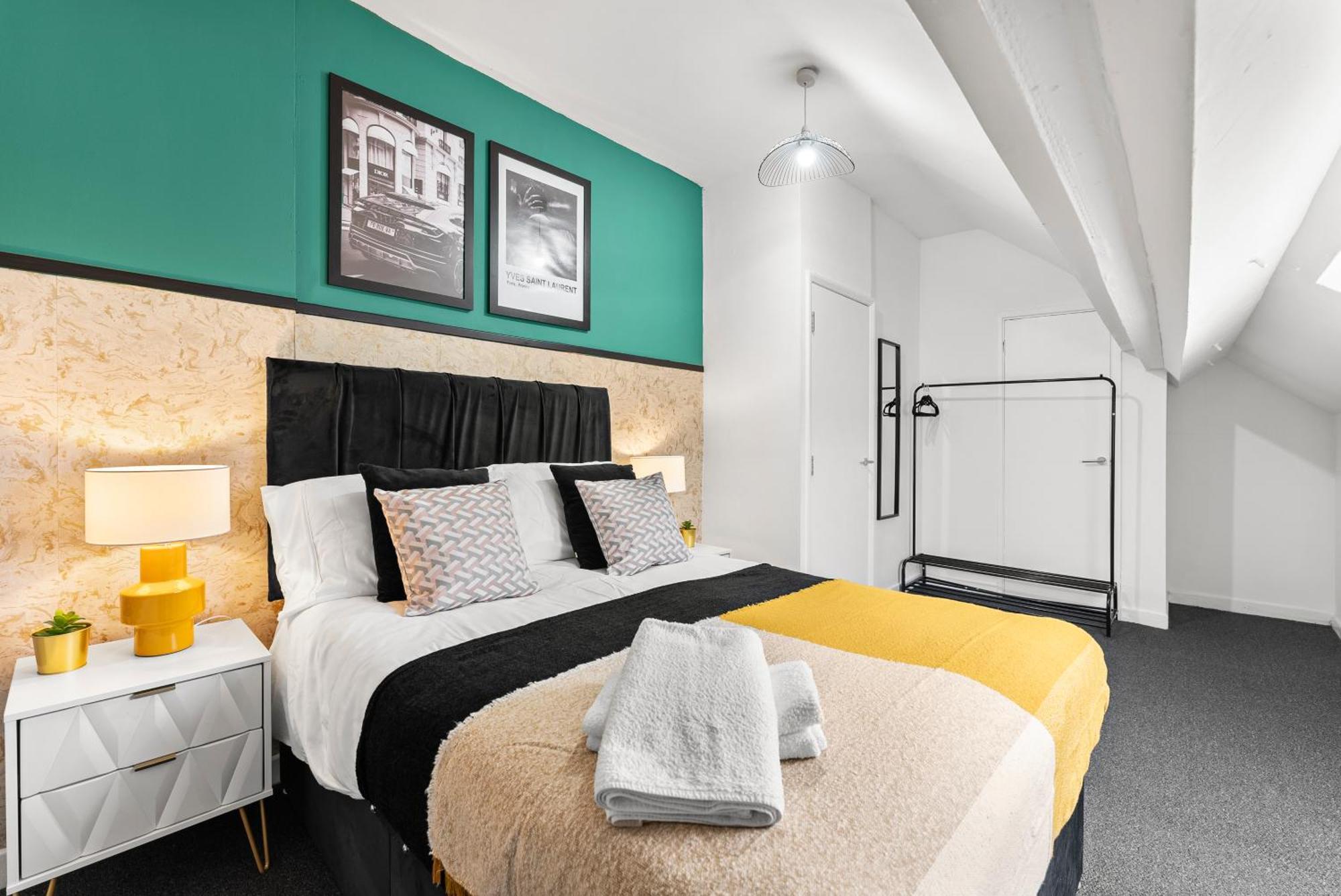 20 Percent Off! Stylish Sheffield Abode Sleeps 12公寓 外观 照片