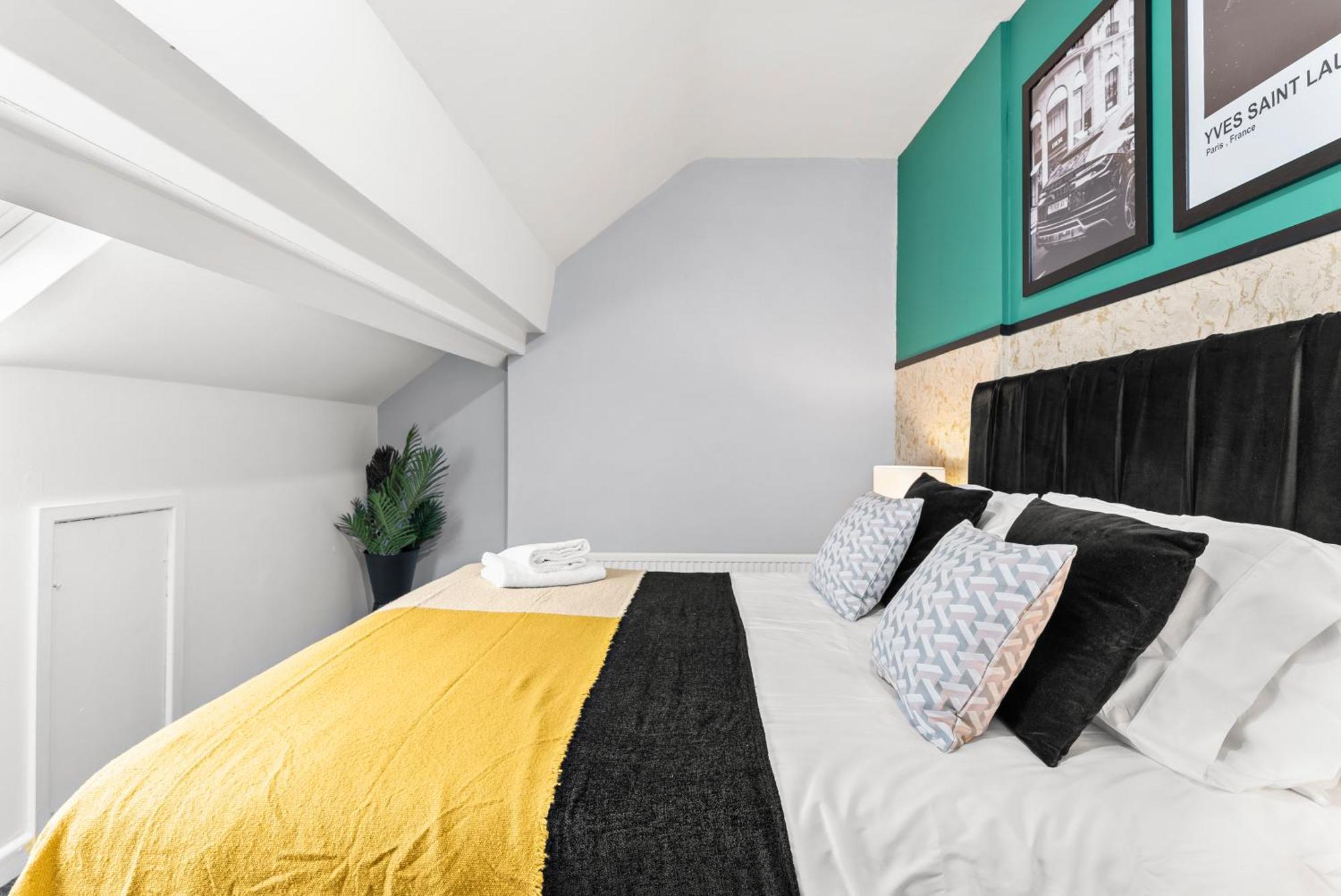20 Percent Off! Stylish Sheffield Abode Sleeps 12公寓 外观 照片