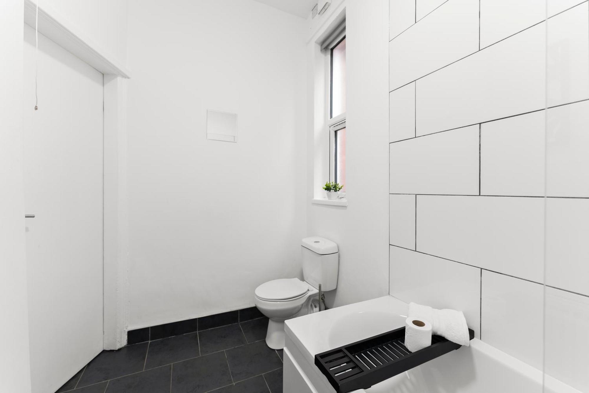 20 Percent Off! Stylish Sheffield Abode Sleeps 12公寓 外观 照片