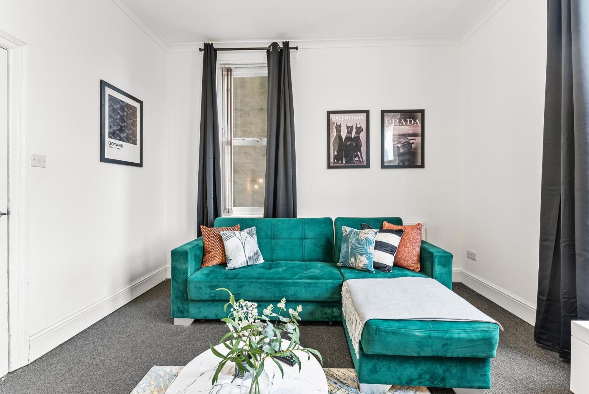 20 Percent Off! Stylish Sheffield Abode Sleeps 12公寓 外观 照片