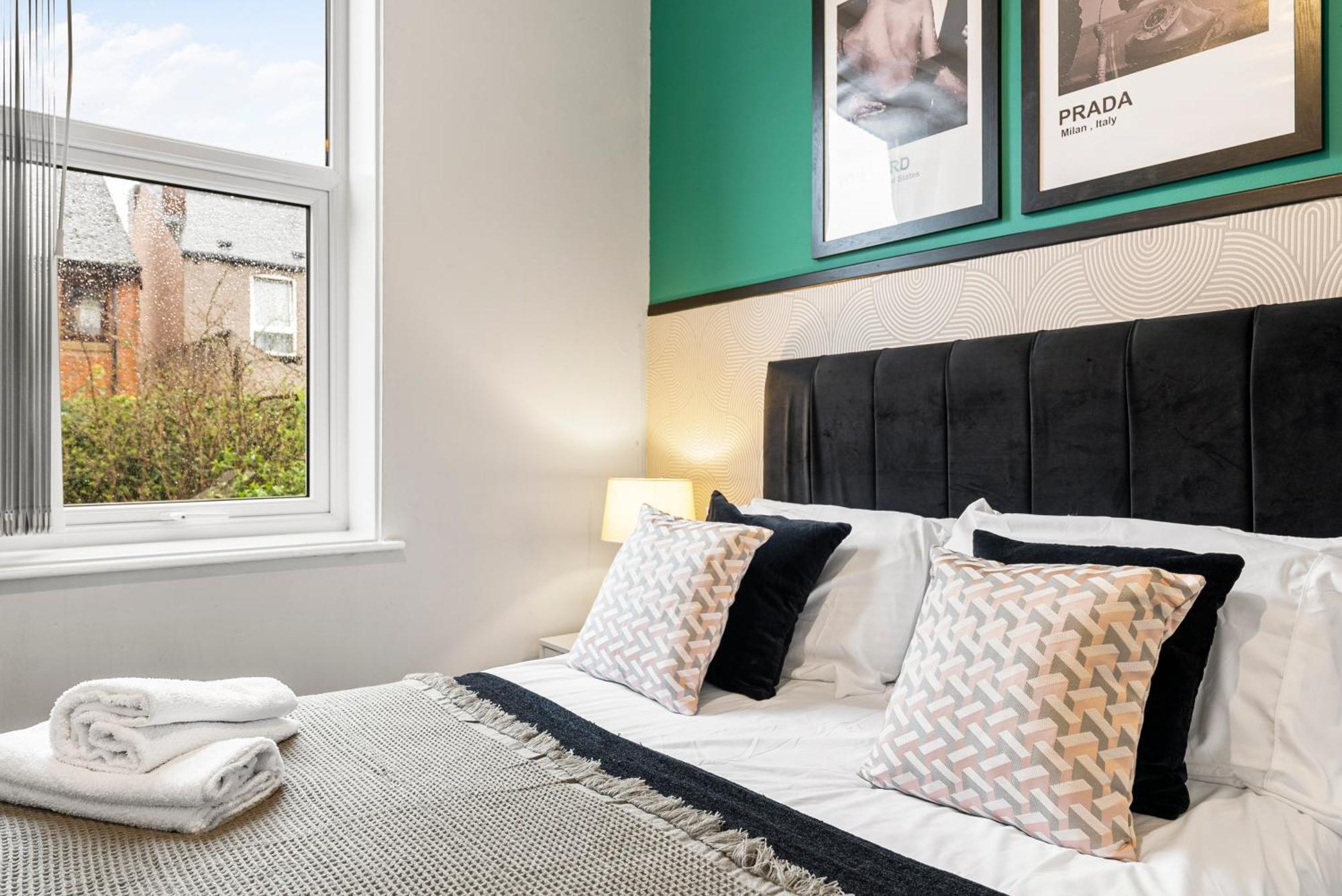 20 Percent Off! Stylish Sheffield Abode Sleeps 12公寓 外观 照片
