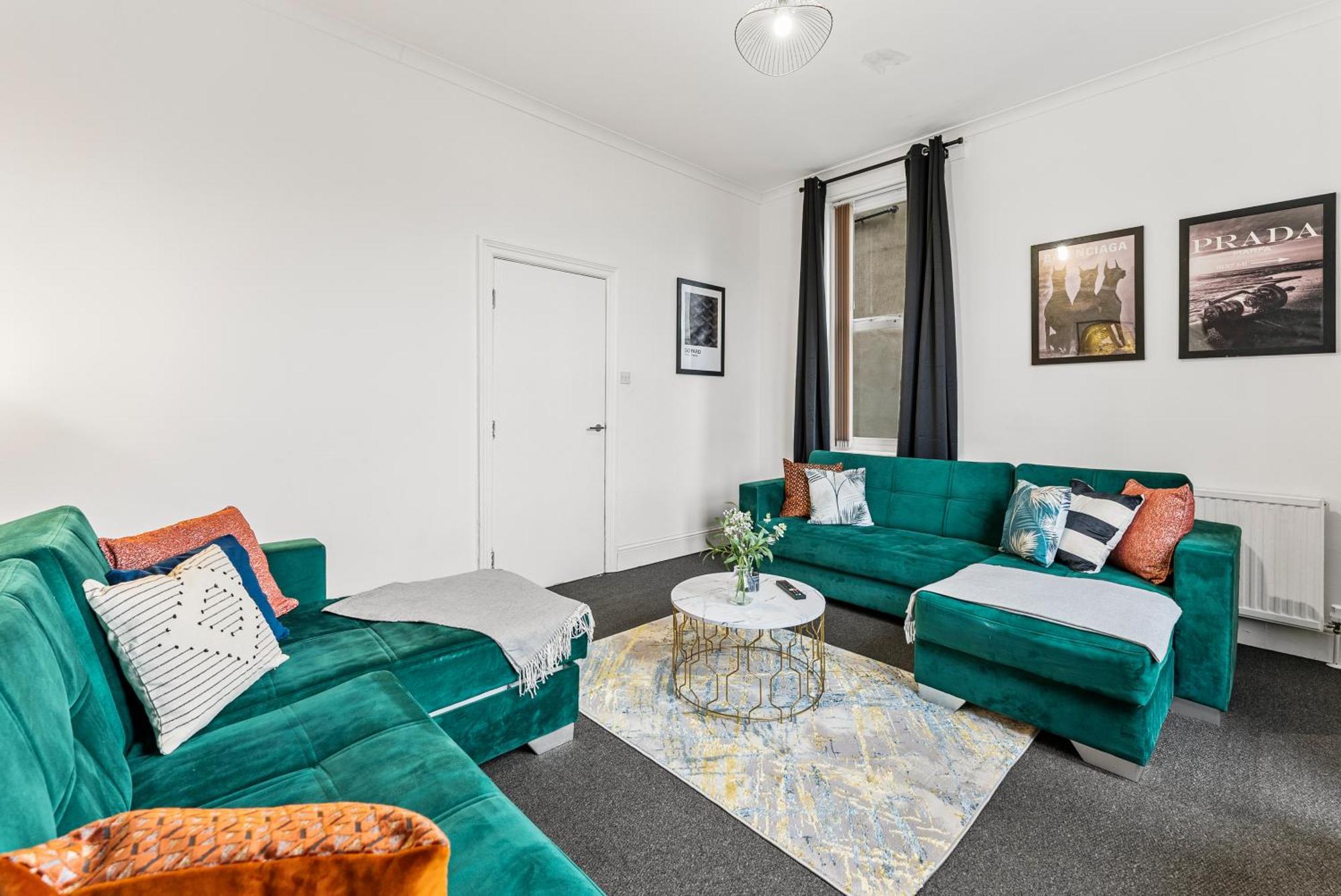 20 Percent Off! Stylish Sheffield Abode Sleeps 12公寓 外观 照片