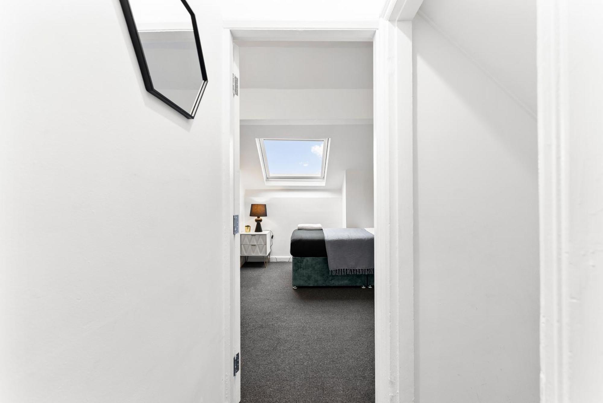 20 Percent Off! Stylish Sheffield Abode Sleeps 12公寓 外观 照片