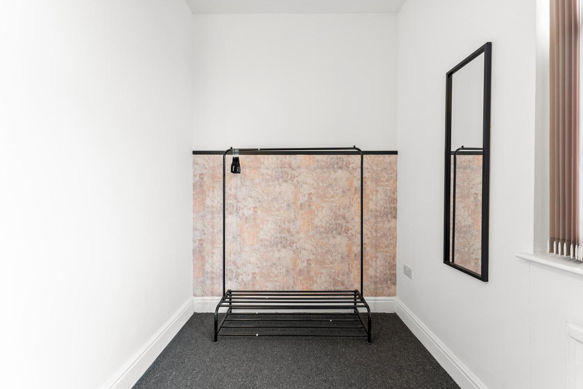 20 Percent Off! Stylish Sheffield Abode Sleeps 12公寓 外观 照片