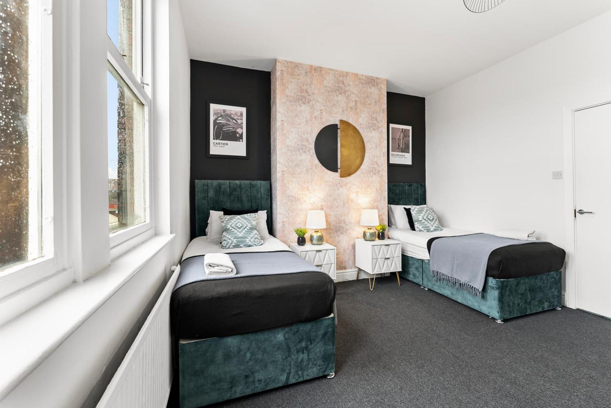 20 Percent Off! Stylish Sheffield Abode Sleeps 12公寓 外观 照片